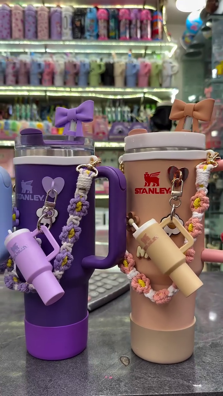 🥤 Stay Hydrated in Style with Trendy Character Tumblers