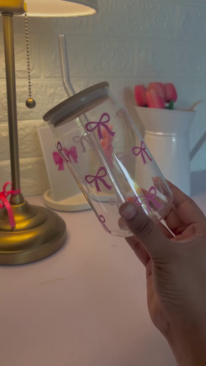 🎀 Sip in Style with the Cutest Bow Tumbler